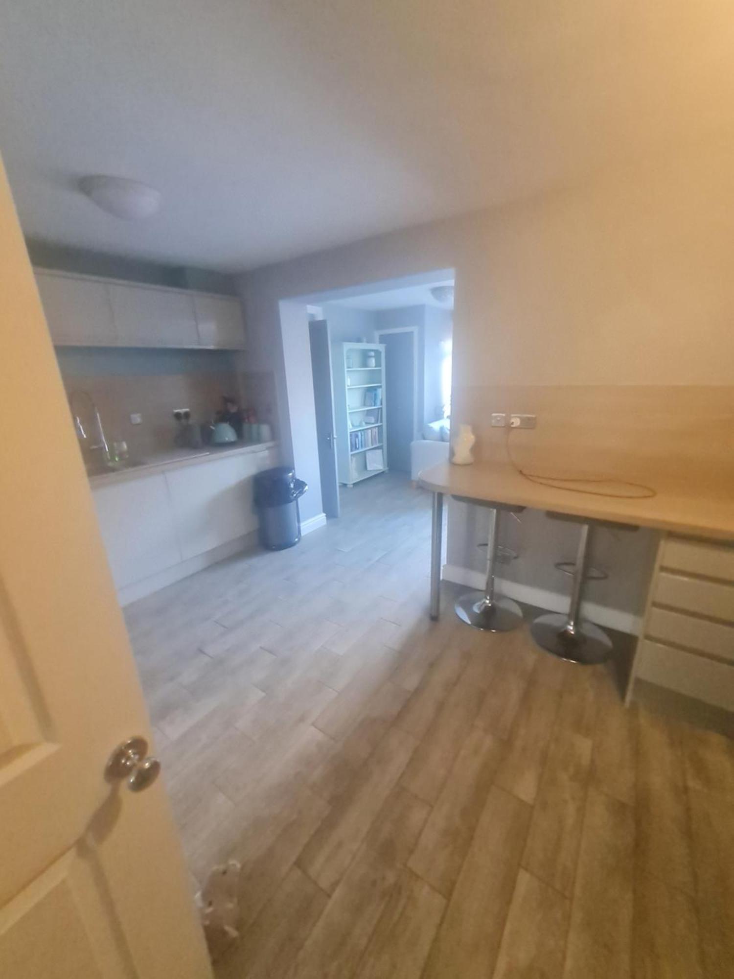 Edinburgh- 2 Double Rooms Available Exteriör bild